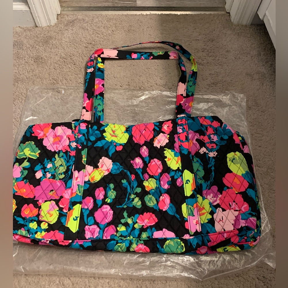 NWT Vera Bradley Hilo Meadow Large Traveler Duffel